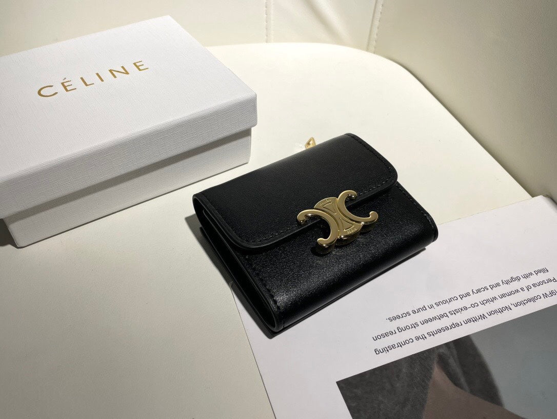 【セリーヌ】大人気 三折財布どんなシーンでも大活躍 実用性抜群の一品！