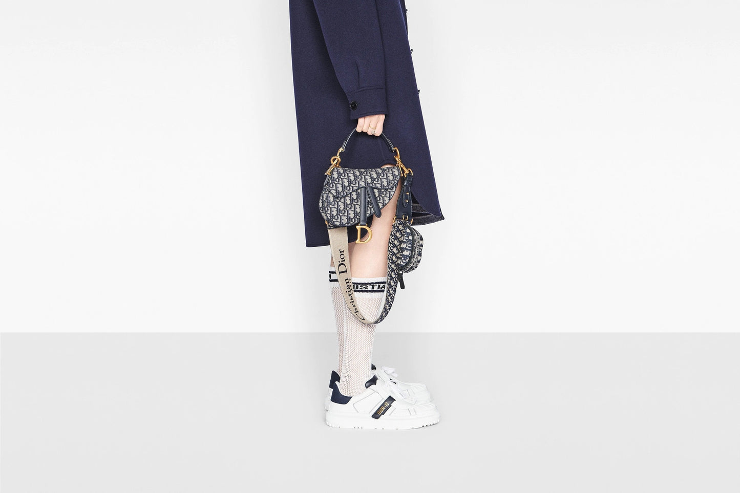 【ディオール】大人気♪♪レディースショルダーバッグ · 2色