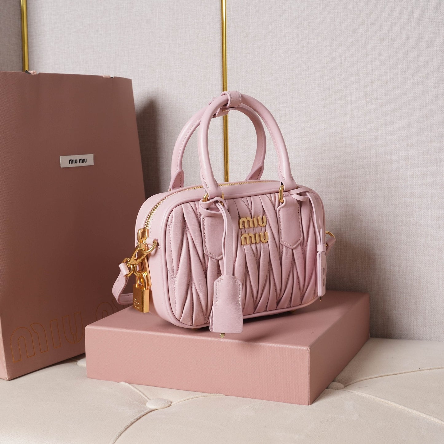 【ミュウミュウ】アルカディ マテラッセ レザー バッグ スモール 8色