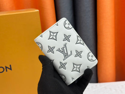 【ルイヴィトン】モノグラムシャドウ 長財布と短財布 機能性と高級感を両立